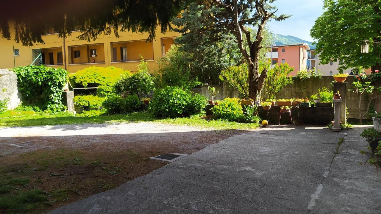 Apartamento Il Giardino Dei Fiori Mandello del Lario Exterior foto